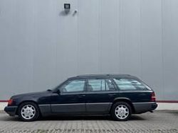 Nero Usata 1989 Mercedes E300 Station wagon | 11.900 €