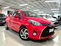 Rosso Usata 2016 Toyota Yaris Hybrid Style Tre volumi | 11.500 € (Buon prezzo)