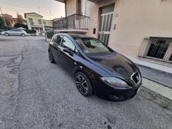 Usata 2007 Seat Leon Reference Tre volumi | 2400 € (Buon prezzo)
