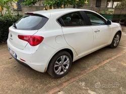 Bianco Usata 2011 Alfa Romeo Giulietta Due volumi | 5000 € (Super prezzo)