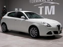 Bianco Usata 2012 Alfa Romeo Giulietta Distinctive Tre volumi | 5990 € (Buon prezzo)