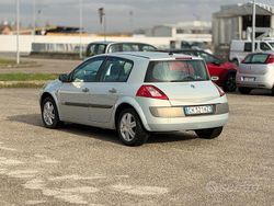 Grigio Usata 2004 Renault Mégane II Tre volumi | 1300 € (Buon prezzo)
