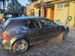 Grigio Usata 2002 VW Golf IV Tre volumi | 3000 € (Buon prezzo)
