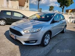 Grigio Usata 2015 Ford Focus Business Edition Tre volumi | 7900 € (Buon prezzo)
