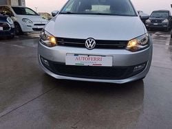 Argento Usata 2013 VW Polo Comfortline Tre volumi | 8500 € (Buon prezzo)