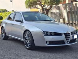 Grigio Usata 2011 Alfa Romeo 159 Exclusive Tre volumi | 8790 € (Ottimo prezzo)