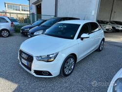 Bianco Usata 2012 Audi A1 Ambition Due volumi | 7900 € (Buon prezzo)