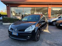 Nero Usata 2008 Renault Clio II LE Tre volumi | 3400 € (Buon prezzo)