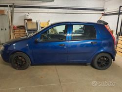 Blu Usata 2002 Fiat Punto Due volumi | 2500 € (Cara)