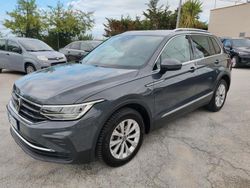Grigio Usata 2021 VW Tiguan Life SUV | 22.900 € (Buon prezzo)