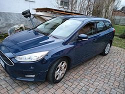 Blu Usata 2014 Ford Focus SE Station wagon | 3450 €