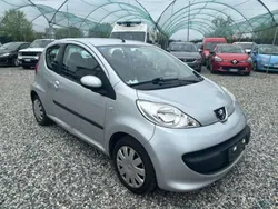 Grigio Usata 2011 Peugeot 107 Due volumi | 2400 € (Ottimo prezzo)