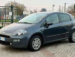 Grigio Usata 2014 Fiat Punto Lounge Tre volumi | 5900 € (Buon prezzo)