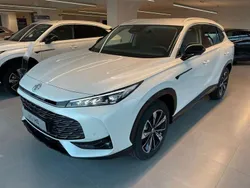 White pearl Nuova 2025 MG HS Luxury SUV | 26.200 € (Buon prezzo)