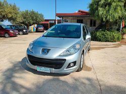 Argento Usata 2013 Peugeot 207 Tre volumi | 4900 € (Molto cara)