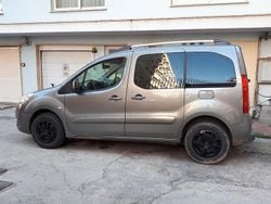 Grigio Usata 2010 Peugeot Partner Tepee Monovolume | 1800 €