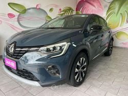 Blu/azzurro Usata 2022 Renault Captur Intens SUV | 16.990 € (Buon prezzo)