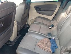 Marrone Usata 2011 Renault Grand Scénic III Monovolume | 4350 € (Buon prezzo)