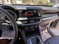 Usata 2018 Alfa Romeo Stelvio Business SUV | 17.700 € (Buon prezzo)