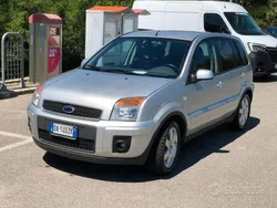 Usata 2006 Ford Fusion Tre volumi | 3150 € (Buon prezzo)
