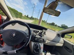 Käytetty 2005 Renault Scénic II Authentique Tila-auto | 500 € (Hyvä tarjous)