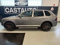 Grigio Usata 2004 Porsche Cayenne Turbo SUV | 18.500 € (Ottimo prezzo)