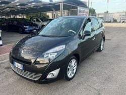 Grigio Usata 2011 Renault Scénic III Luxe Monovolume | 5700 € (Buon prezzo)