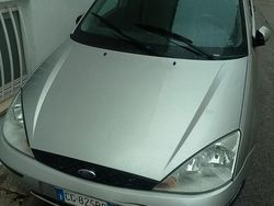 Grigio Usata 2003 Ford Focus Tre volumi | 600 €