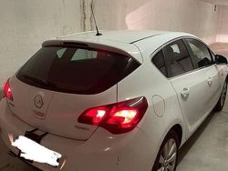 Bianco Usata 2010 Opel Astra Cosmo Tre volumi | 7000 € (Molto cara)