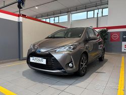 Grigio Usata 2017 Toyota Yaris Hybrid Edition Tre volumi | 12.900 € (Buon prezzo)