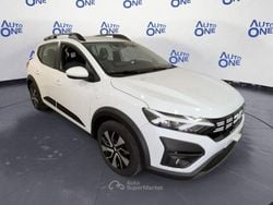 Bianco Nuova 2025 Dacia Sandero Expression Tre volumi | 16.990 € (Buon prezzo)