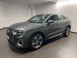 Grigio Usata 2022 Audi Q3 Sportback Ambiente SUV | 37.900 € (Buon prezzo)