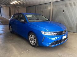 Blu/azzurro Usata 2022 Opel Astra Elegance Tre volumi | 11.500 € (Ottimo prezzo)