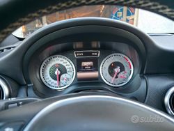Grigio Usata 2015 Mercedes A180 Tre volumi | 14.499 €