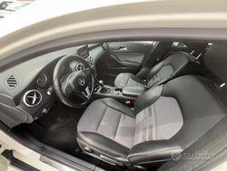 Bianco Usata 2015 Mercedes 180 Tre volumi | 15.500 € (Molto cara)
