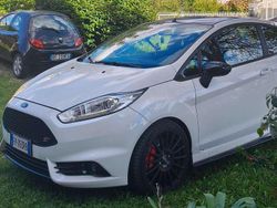 Bianco Usata 2017 Ford Fiesta ST200 Due volumi | 20.000 € (Molto cara)