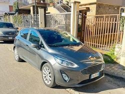 Grigio Usata 2019 Ford Fiesta Titanium Due volumi | 7500 € (Ottimo prezzo)
