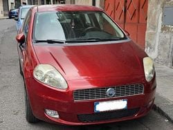 Rosso Usata 2007 Fiat Grande Punto Due volumi | 3000 € (Buon prezzo)