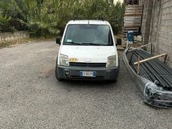 Usata 2005 Ford Transit Tre volumi | 2500 €
