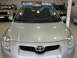 Grigio Usata 2007 Toyota Auris Tre volumi | 2500 € (Buon prezzo)