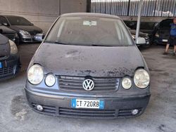 Grigio Usata 2005 VW Polo Tre volumi | 1990 € (Ottimo prezzo)
