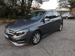 Grigio Usata 2017 Mercedes B180 Premium Monovolume | 14.900 € (Cara)