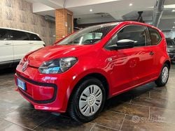 Rosso Usata 2015 VW up! CLUB Due volumi | 6190 € (Buon prezzo)
