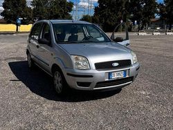 Grigio Usata 2003 Ford Fusion Collection Monovolume | 1400 € (Ottimo prezzo)