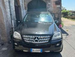 Nero Usata 2006 Mercedes ML320 SUV | 4500 € (Buon prezzo)
