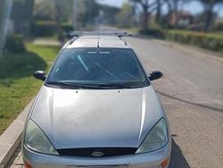 Grigio Usata 2000 Ford Focus Tre volumi | 800 €