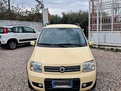 Giallo Usata 2009 Fiat Panda Climbing Tre volumi | 2499 € (Ottimo prezzo)