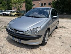 Grigio Usata 2004 Peugeot 206 Tre volumi | 1600 € (Cara)