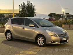 Grigio Usata 2012 Toyota Verso Style Monovolume | 5190 € (Buon prezzo)