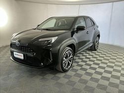 Nero Usata 2022 Toyota Yaris Hybrid Lounge SUV | 24.799 € (Buon prezzo)